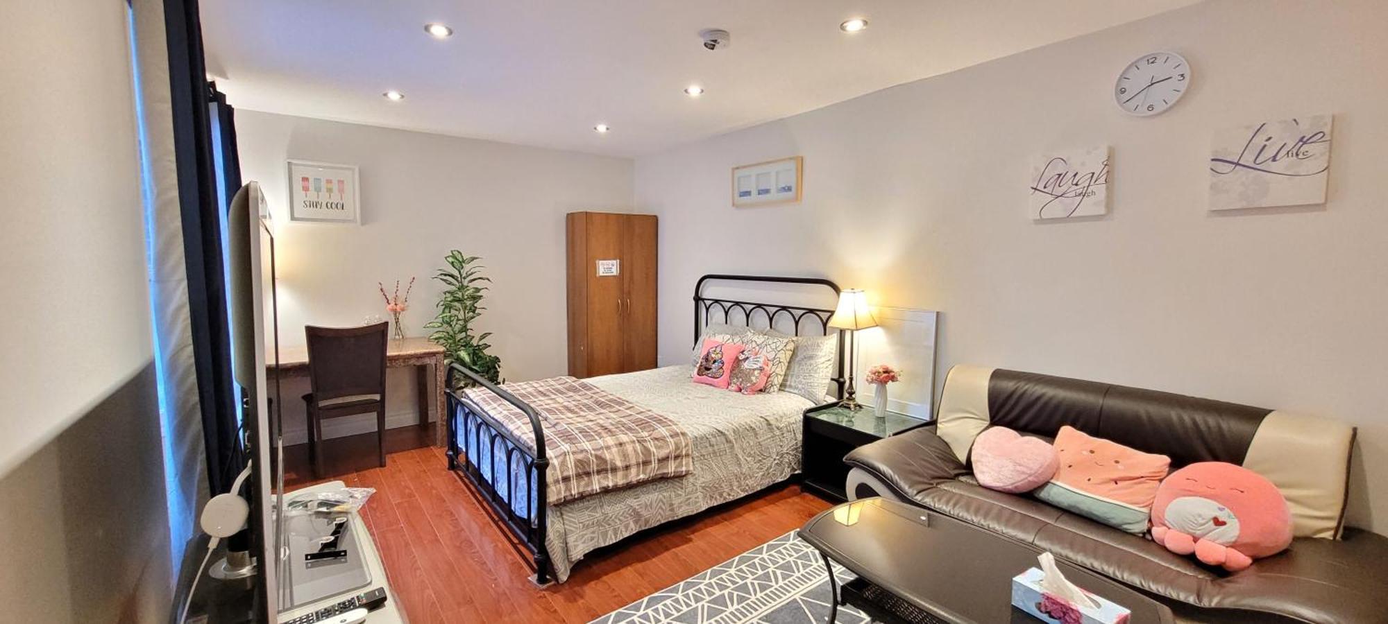 Mainfloor Spacious Room In Toronto Exterior foto